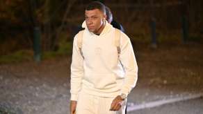 Kylian Mbappé déjà de blanc vêtu